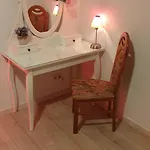 Md, 2 Doppelzimer Deluxe In Preis- Leistung , Eg, 1 Einelbett, 1 Qeensize Doppelbett 1 Romantikzimmer 79 Qm Apartament Magdeburg