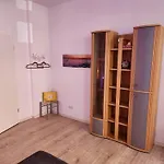 Md, 2 Doppelzimer Deluxe In Preis- Leistung , Eg, 1 Einelbett, 1 Qeensize Doppelbett 1 Romantikzimmer 79 Qm Apartament Magdeburg