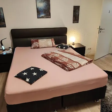 Md, Deluxe In Preis- Leistung , Eg, 1 Einelbett, 1 Qeensize Doppelbett 1 Romantikzimmer 79 Qm ماغديبورغ