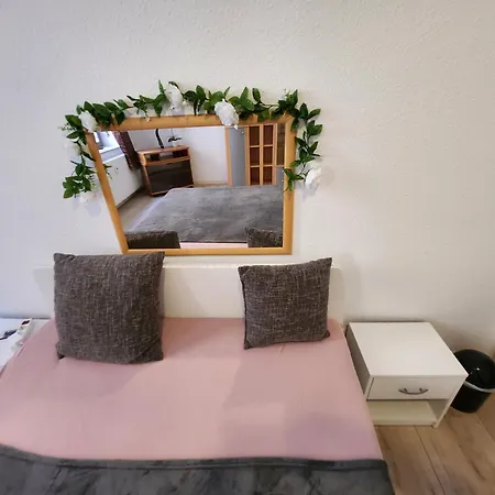 Md, Deluxe In Preis- Leistung , Eg, 1 Einelbett, 1 Qeensize Doppelbett 1 Romantikzimmer 79 Qm *
