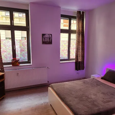 Md, Deluxe In Preis- Leistung , Eg, 1 Einelbett, 1 Qeensize Doppelbett 1 Romantikzimmer 79 Qm
