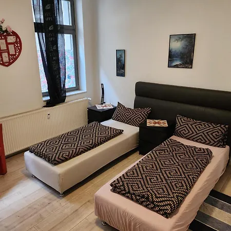 Апартаменты Md, 2 Doppelzimer Deluxe In Preis- Leistung , Eg, 1 Einelbett, 1 Qeensize Doppelbett 1 Romantikzimmer 79 Qm