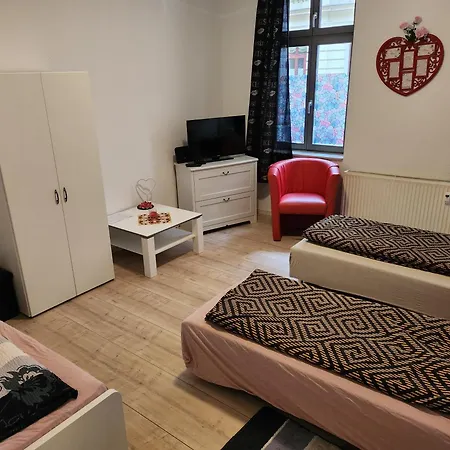 Md, Deluxe In Preis- Leistung , Eg, 1 Einelbett, 1 Qeensize Doppelbett 1 Romantikzimmer 79 Qm Апартаменты