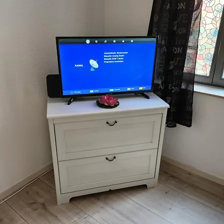 شقة Md, Deluxe In Preis- Leistung , Eg, 1 Einelbett, 1 Qeensize Doppelbett 1 Romantikzimmer 79 Qm