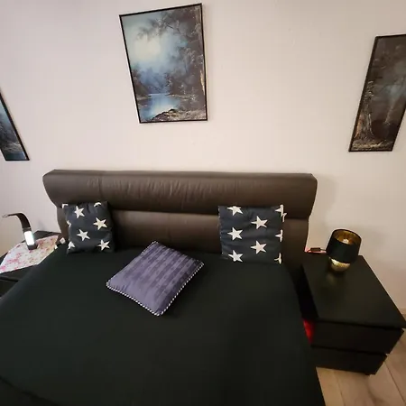 Md, Deluxe In Preis- Leistung , Eg, 1 Einelbett, 1 Qeensize Doppelbett 1 Romantikzimmer 79 Qm * ماغديبورغ