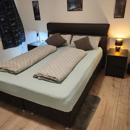 شقة Md, Deluxe In Preis- Leistung , Eg, 1 Einelbett, 1 Qeensize Doppelbett 1 Romantikzimmer 79 Qm
