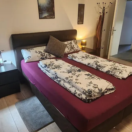 شقة Md, Deluxe In Preis- Leistung , Eg, 1 Einelbett, 1 Qeensize Doppelbett 1 Romantikzimmer 79 Qm *