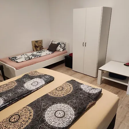 شقة Md, Deluxe In Preis- Leistung , Eg, 1 Einelbett, 1 Qeensize Doppelbett 1 Romantikzimmer 79 Qm ماغديبورغ