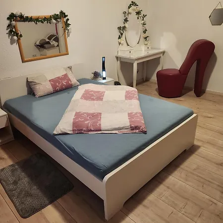 Md, Eg, Grosszuegige Zwischen Und Elbe, Super In Preis- Leistung, Zi 2 Qeensize Doppelbett Einzellbett, Zi 1 Romantikzimmer Franz Db, Wahlweise Mieten Fuer 1- 5 Gaeste