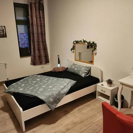 Md, Eg, Grosszuegige Zwischen Und Elbe, Super In Preis- Leistung, Zi 2 Qeensize Doppelbett Einzellbett, Zi 1 Romantikzimmer Franz Db, Wahlweise Mieten Fuer 1- 5 Gaeste Apartment Magdeburg