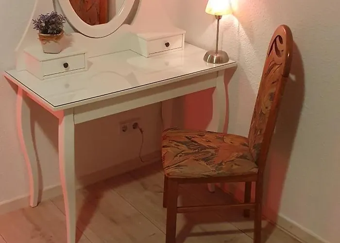 Md, 2 Doppelzimer Deluxe In Preis- Leistung , Eg, 1 Einelbett, 1 Qeensize Doppelbett 1 Romantikzimmer 79 Qm Апартаменты Магдебург