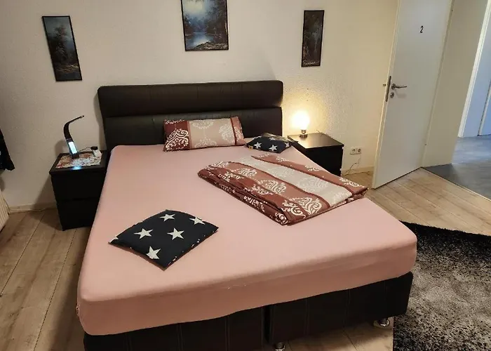 Md, 2 Doppelzimer Deluxe In Preis- Leistung , Eg, 1 Einelbett, 1 Qeensize Doppelbett 1 Romantikzimmer 79 Qm Magdeburg