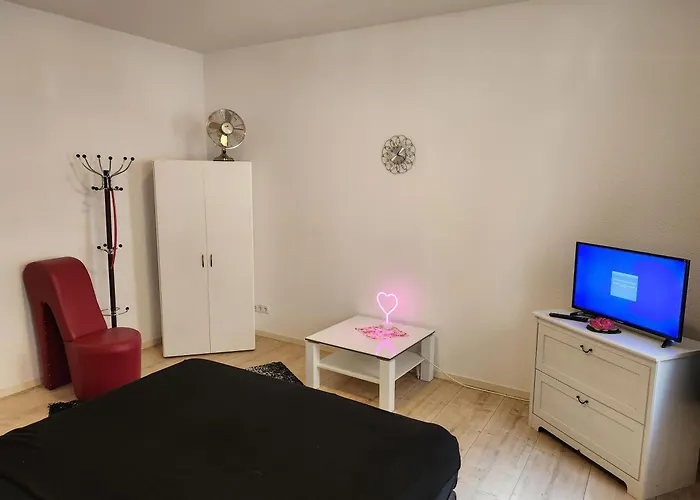 Md, 2 Doppelzimer Deluxe In Preis- Leistung , Eg, 1 Einelbett, 1 Qeensize Doppelbett 1 Romantikzimmer 79 Qm Магдебург